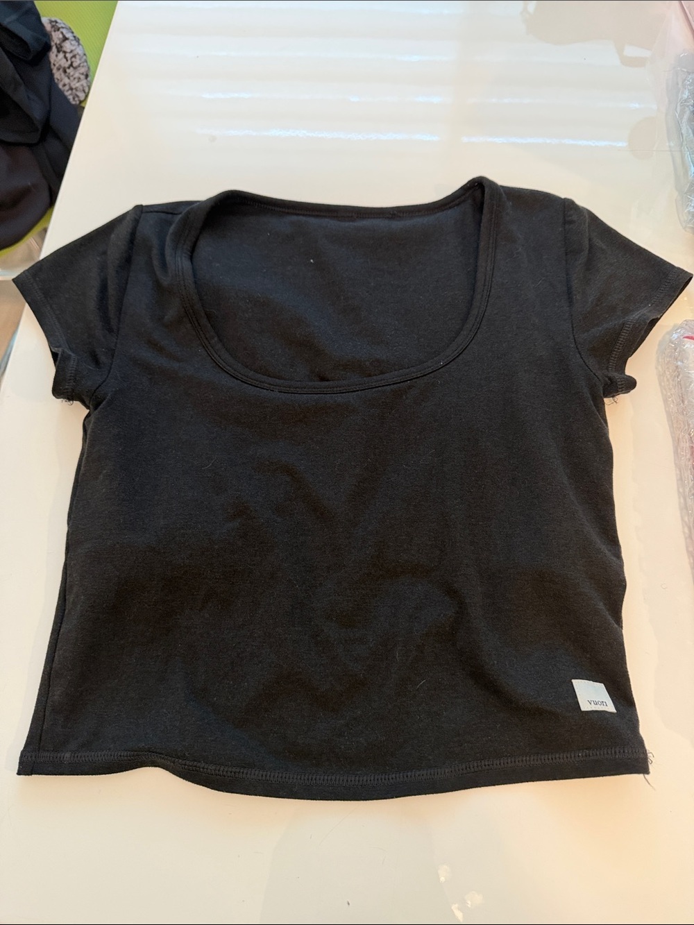 Vuori Black Scoop Neck Crop Tee - Picture 6 of 6